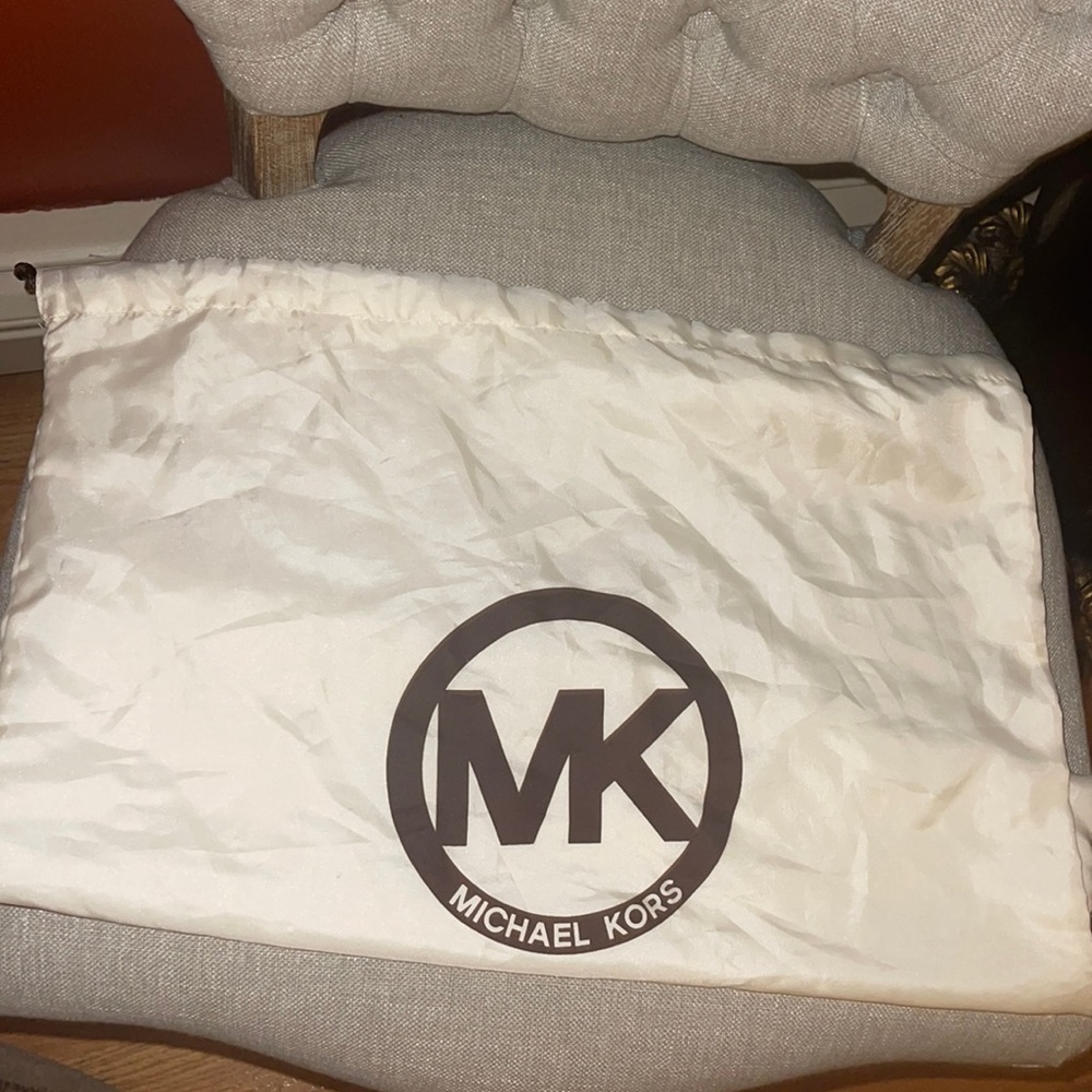 Michael Kors Leather Purse🤎 - Picture 14 of 14